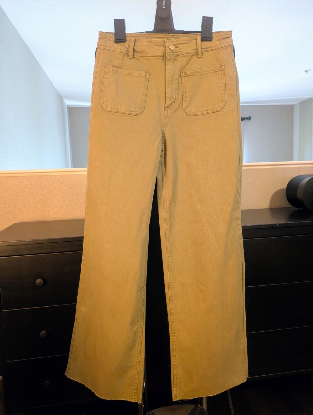 Oat New York Wide-Leg Raw Hem in Olive Khaki
